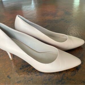 Cole Hahn Ecue Elegant Cream Ivory Women's Pumps
